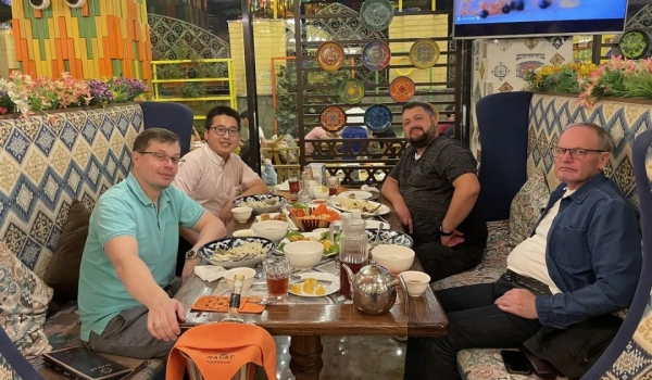 Χέρι-χέρι για ένα καλύτερο μέλλον, η QGM βοηθά σθεναρά την κατασκευή υποδομών της Ρωσίας