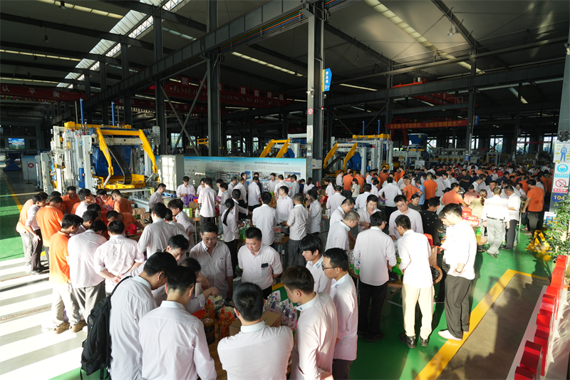 Η πανσέληνος φέρνει χαρά και ενθουσιασμό και το «τζόγο» δημιουργεί ενθουσιασμό! Το Mid-Autumn Festival Cake-Bearing Dice Party στο Quangong Machinery ολοκληρώθηκε θερμά