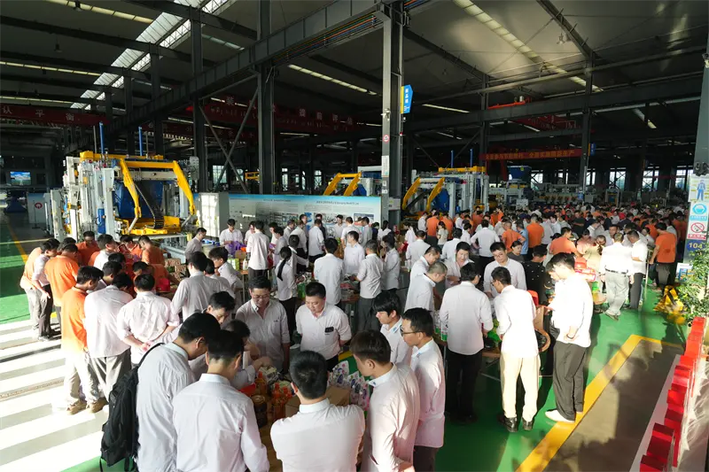 Η πανσέληνος φέρνει χαρά και ενθουσιασμό και το «τζόγο» δημιουργεί ενθουσιασμό! Το Mid-Autumn Festival Cake-Bearing Dice Party στο Quangong Machinery ολοκληρώθηκε θερμά