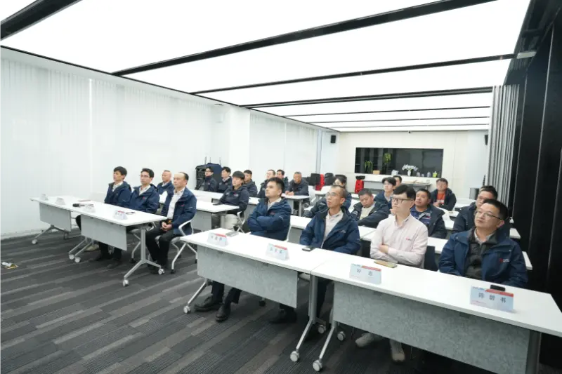 Η συνάντηση κινητοποίησης για το έργο κατασκευής τούβλων στο εξωτερικό της Quangong Machinery Co., Ltd. ολοκληρώθηκε με επιτυχία.